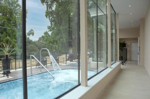 Swimming pool, Taplow House Hotel & Restaurant in Slough