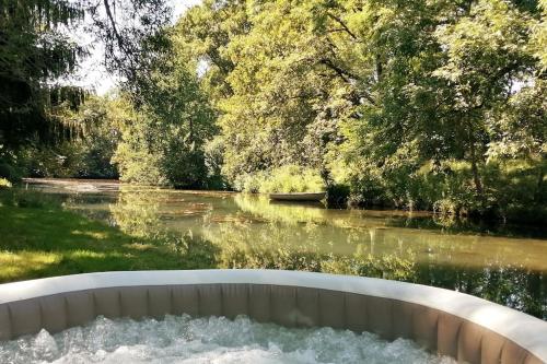 Gite Pyrénées de charme jacuzzi 2/3 pers