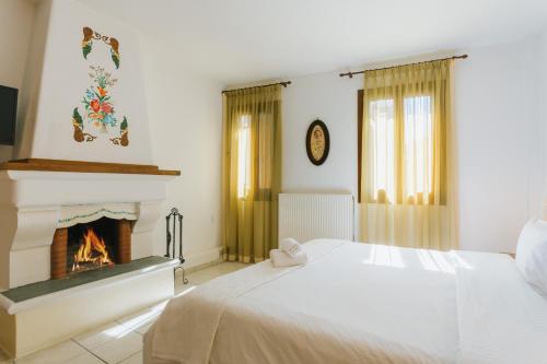1 queen bed, 1 twin bed