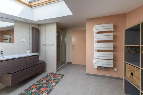 Fürdőszoba, La Terrasse de Montcenis in Le Creusot