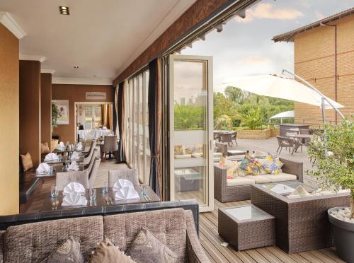مطعم, فندق ميركيور ميلتون كينز آبي هيل (Mercure Milton Keynes Abbey Hill Hotel) in ميلتون كينز