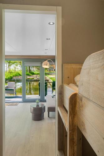  Houseboats Pean-buiten Weidum in Weidum