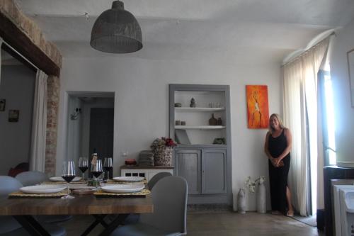 Casa in Bocca al Lupo Ruime design-appartementen met zwembad en Alpenzicht in de Langhe in Clavesana