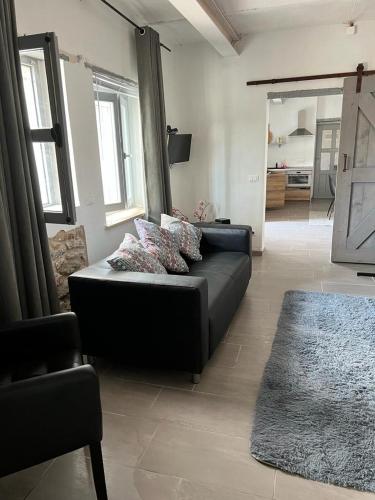Casa in Bocca al Lupo Ruime design-appartementen met zwembad en Alpenzicht in de Langhe in Clavesana