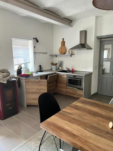 Casa in Bocca al Lupo Ruime design-appartementen met zwembad en Alpenzicht in de Langhe in Clavesana