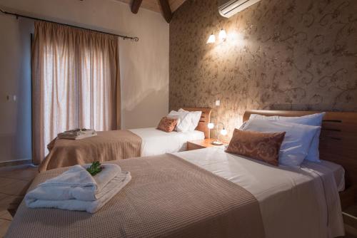 2 bedrooms, 7 beds