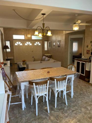 CASA DEL NARANJO in Lisandro de la Torre