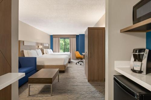 Holiday Inn Express & Suites Greenville-Downtown by IHG