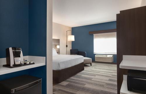 Holiday Inn Express & Suites Denver Airport, an IHG Hotel