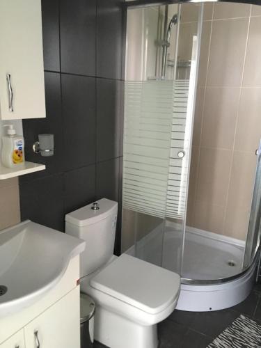 White Suit Apartment - image 2