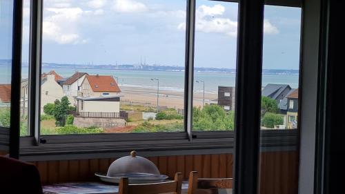 Vista/Panorama, Appartement en bord de mer, parking privé,loggia & linge de maison compris (Appartement en bord de mer, parking prive,loggia & linge de maison compris) in Villers-sur-Mer