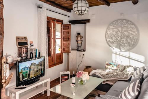 La Casita del Árbol Blanco (La Casita del Arbol Blanco) in Bubion