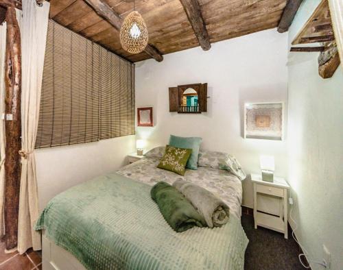 La Casita del Árbol Blanco (La Casita del Arbol Blanco) in Bubion