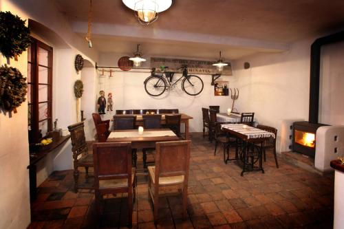 Étterem, Penzion U Lasiku in Únětice