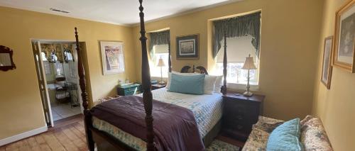 Wayside Inn Bed and Breakfast