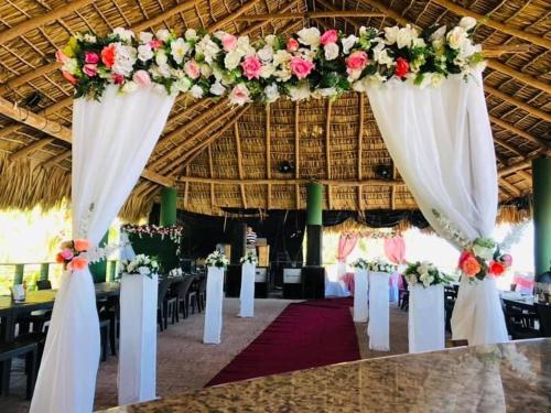 Exterior view, Sambo Mambo Beach Hotel in El Cuco