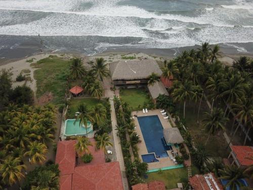 Exterior view, Sambo Mambo Beach Hotel in El Cuco