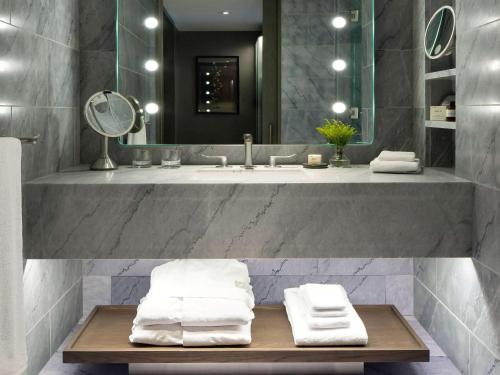 380158440 Fairmont Century Plaza Los Angeles
