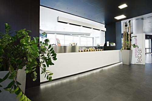 酒吧/休闲厅, 诺富特米兰马尔彭萨机场酒店 (Novotel Milano Malpensa Airport) in 米兰