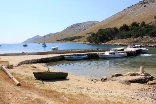 pludmale, Secluded fisherman's cottage Cove Statival, Kornati - 8164 in Polaca