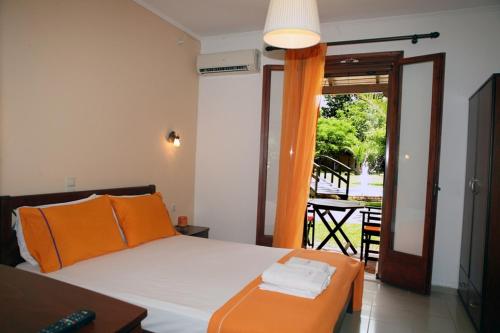 1 double bed