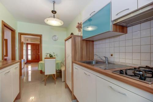Apartments with a parking space Mali Losinj (Losinj) - 8024 - image 7