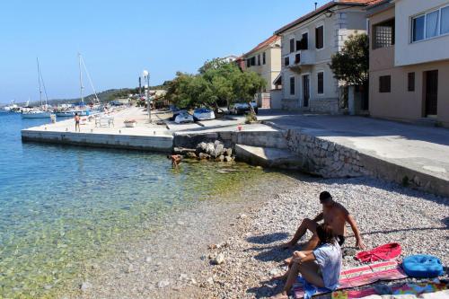  Apartments with a parking space Sali, Dugi otok - 8185 in Sali