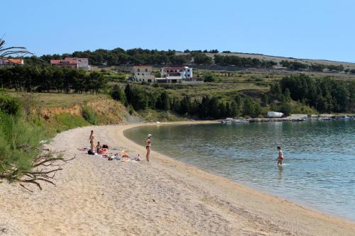 Apartments with a parking space Vlasici, Pag - 9348