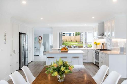virtuve, SurfBreak on Seaside in Burrill Lake