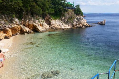 沙灘, Apartments with a parking space Kostrena, Rijeka - 13563 in 高斯特尼拉