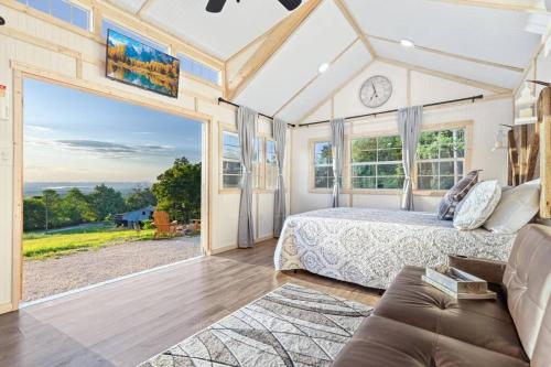 Chasing Views Tiny House in Dandridge, USA