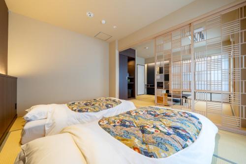 Superior Twin Room image 4