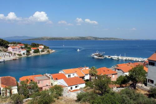 Apartments with a parking space Sali, Dugi otok - 16324