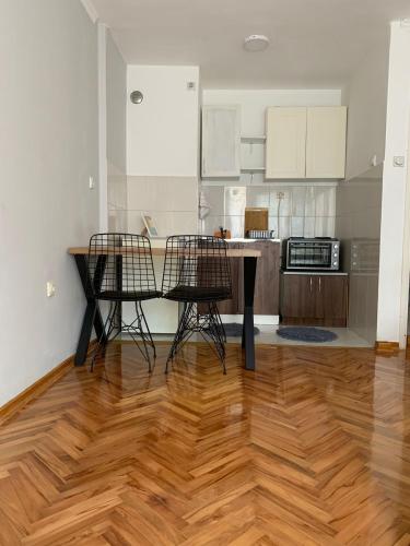 Comfy Studio - 1 minute walk to Delta Planet, Niš (Foto 3)