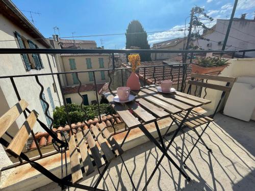 Nice Renting - FERSEN - 2 Rooms Vieil Antibes - AC - Safranier - Big Terrace - image 3
