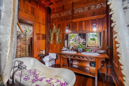 Royal Thai Villa Phuket - SHA Extra Plus