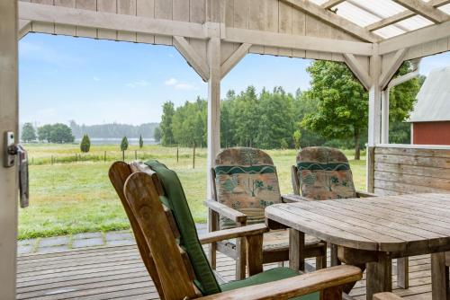 Lovely holiday home in the village of Flattinge, with a view of lake Flaren