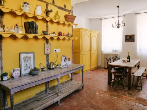 Konyha, La Maison Pieuse in Sens