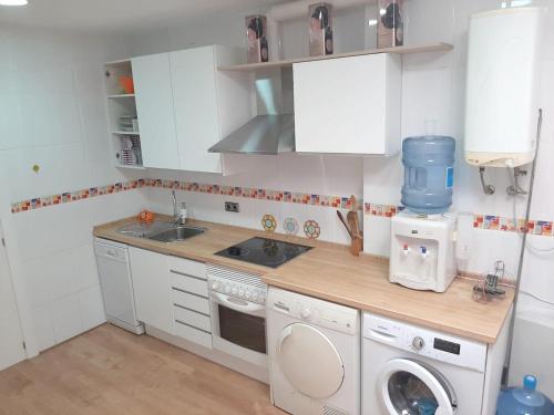  2 bedrooms house at Los Alcazares 650 m away from the beach with furnished terrace and wifi in Los Alcázares