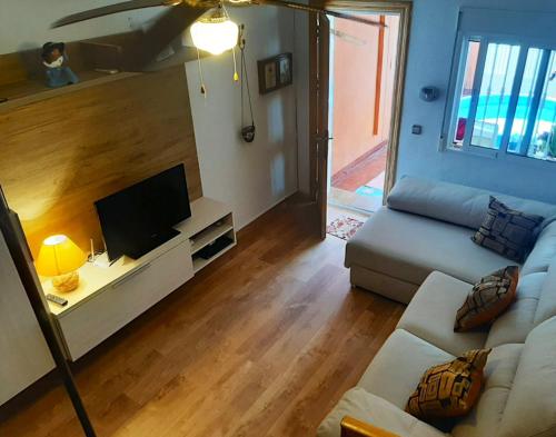  2 bedrooms house at Los Alcazares 650 m away from the beach with furnished terrace and wifi in Los Alcázares
