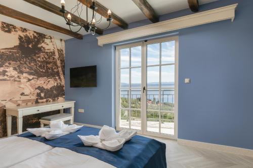 Double Room with Balcony and Sea View