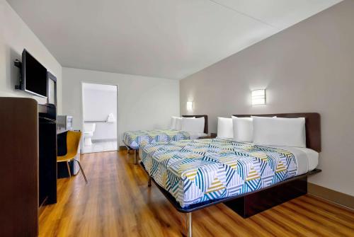2 queen beds