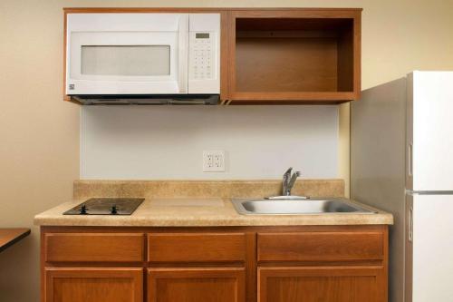 WoodSpring Suites Louisville Jeffersontown in Louisville, USA