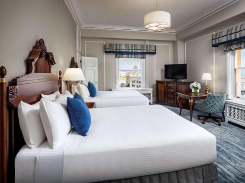 380262614 Fairmont Empress Hotel