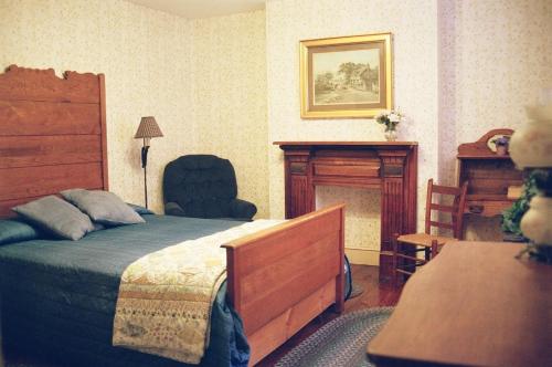 Winter Clove Family Inn