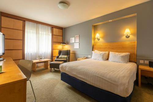 room detail thumbnail 1