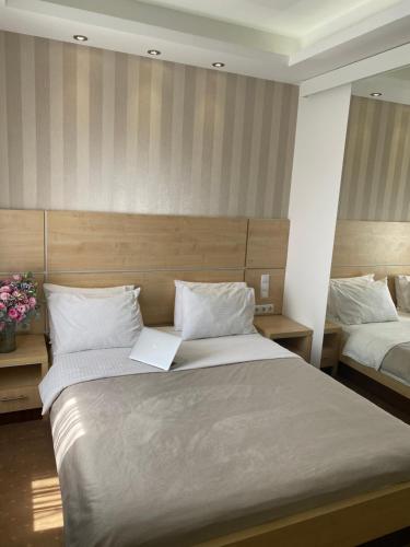 Laurus Motel Airport Tuzla - image 2
