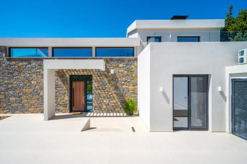 Villa Olira ✩ Private Pool ✩ Modern Design