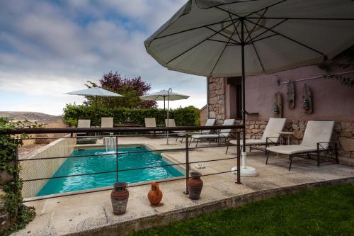 Hotel Cardamomo Siguenza - 수영장