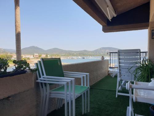 Magnifique 2 pièces vue port et mer Magnifique 2 pièces vue port et mer